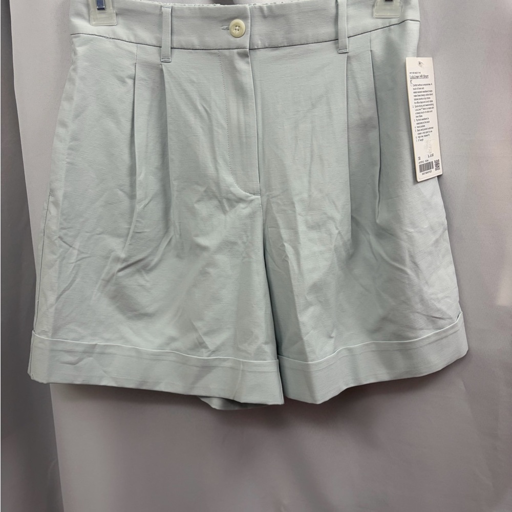 Lululemon Athletica LuluLinen Women's Shorts in Ocean Air